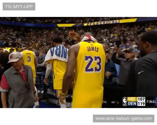 湖人主场再次失利詹姆斯提前离场引发离队猜想