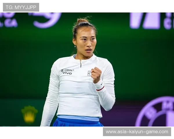 郑钦文强力发球直接得分，跻身世界前十位